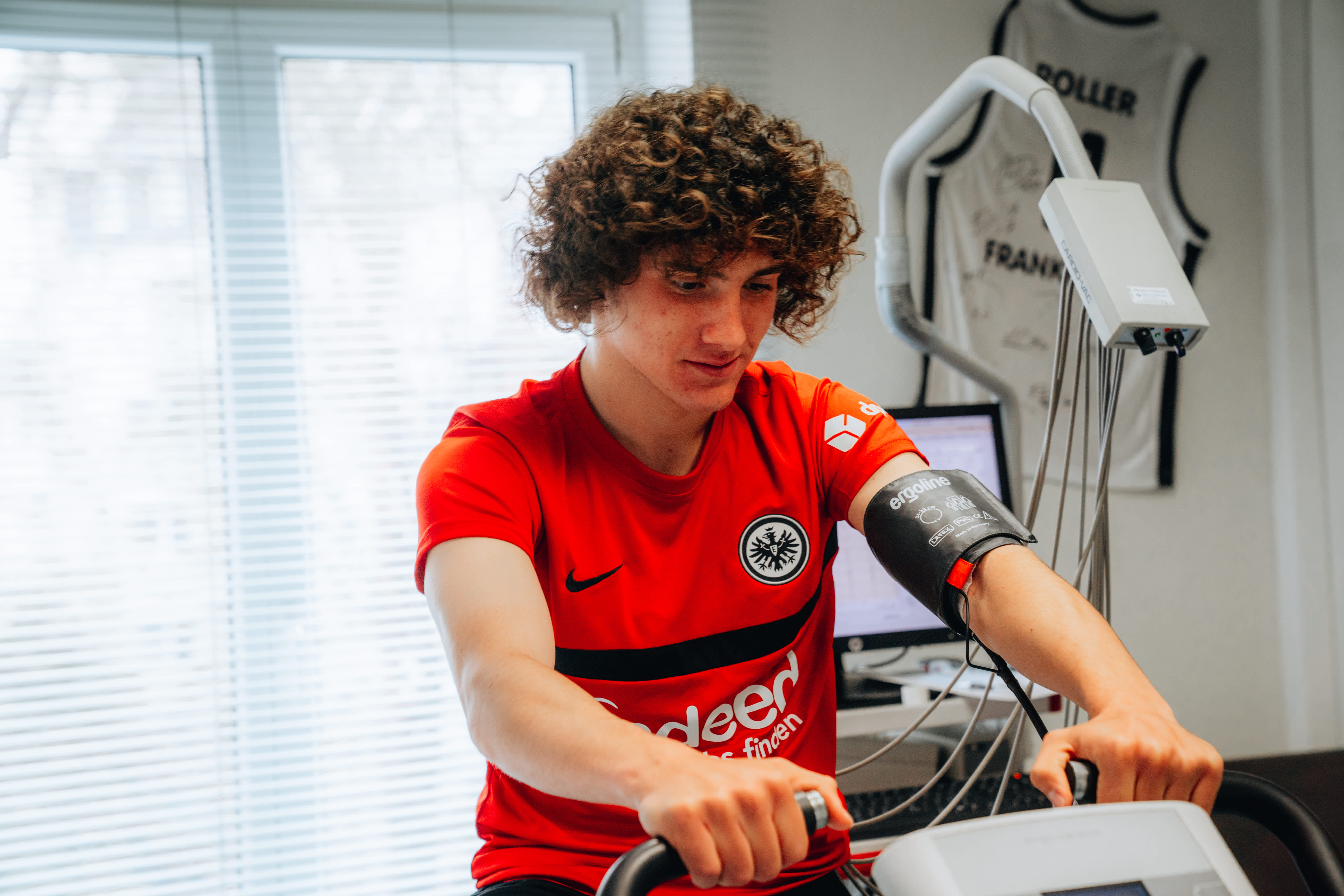 © Das erst 17-jährige Offensivtalent soll ab Sommer vornehmlich in der Bundesligamannschaft der Eintracht zum Einsatz kommen. Spielberechtigt ist der im andalusischen Almeria geborene Blanco Gómez zudem für die U19. © Das erst 17-jährige Offensivtalent soll ab Sommer vornehmlich in der Bundesligamannschaft der Eintracht zum Einsatz kommen. Spielberechtigt ist der im andalusischen Almeria geborene Blanco Gómez zudem für die U19.