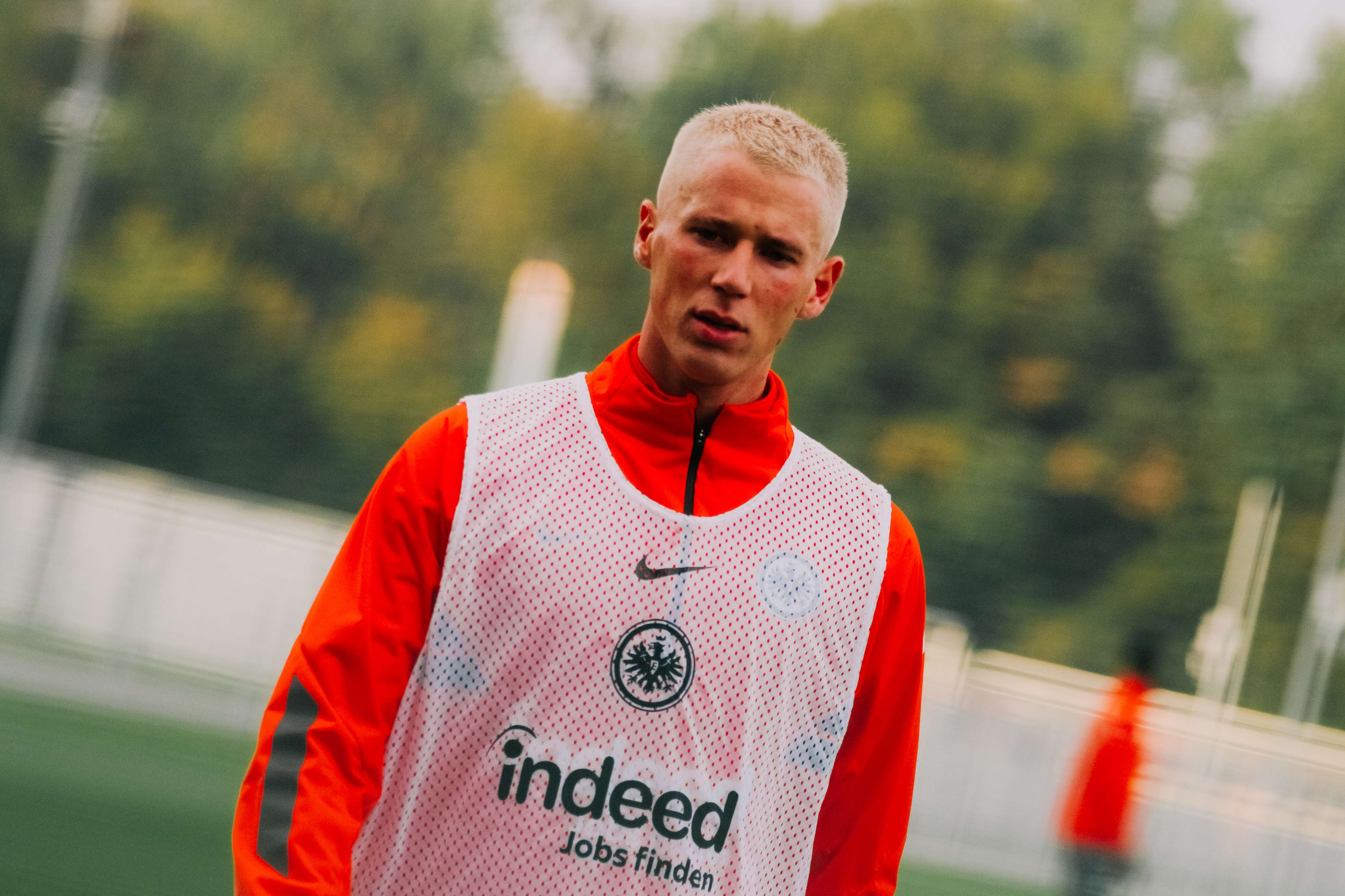 Mit neuem Look aus dem Wochenende: Der hell blondierte Erik Durm. Mit neuem Look aus dem Wochenende: Der hell blondierte Erik Durm.