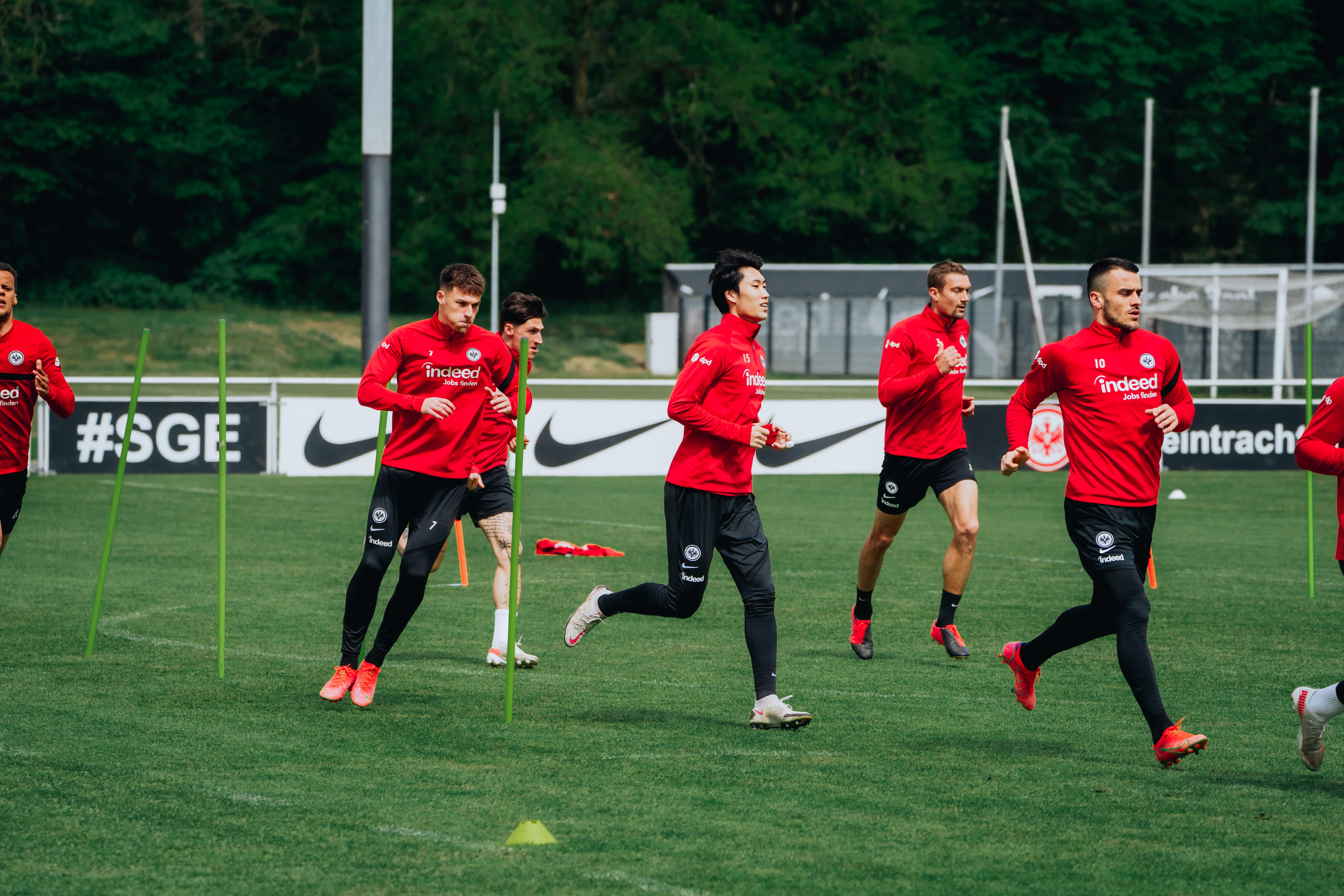 Ajdin Hrustic, Daichi Kamada, Stefan Ilsanker und Filip Kostic (v.l.n.r) beim Lauftraining am Dienstag. Ajdin Hrustic, Daichi Kamada, Stefan Ilsanker und Filip Kostic (v.l.n.r) beim Lauftraining am Dienstag.