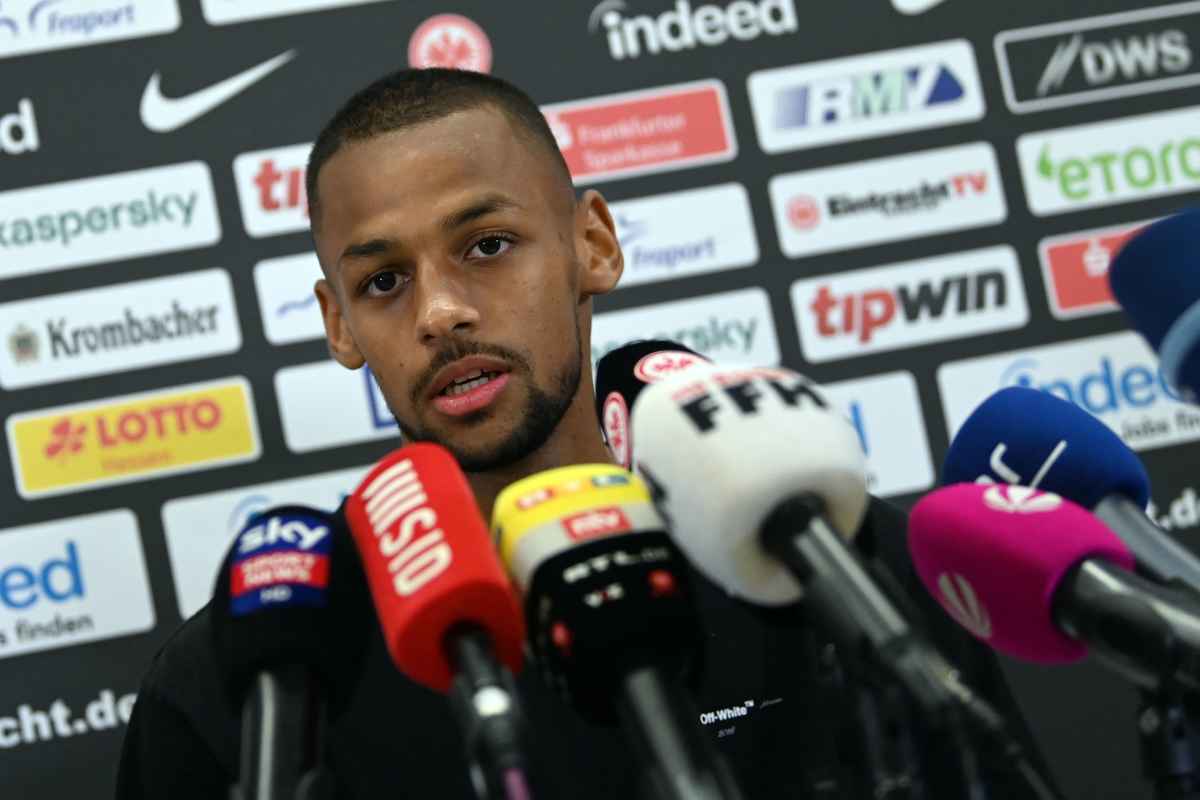 Wertschatzung Zuruckzahlen Die Pressekonferenz Mit Djibril Sow Eintracht Frankfurt Profis