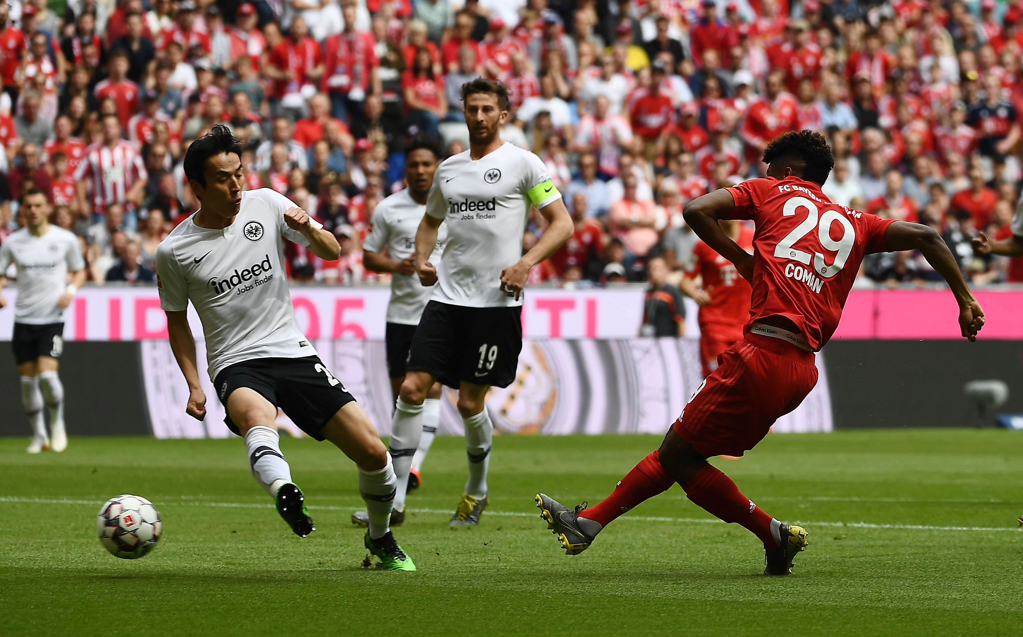 Eintracht Frankfurt international - Eintracht Frankfurt Profis